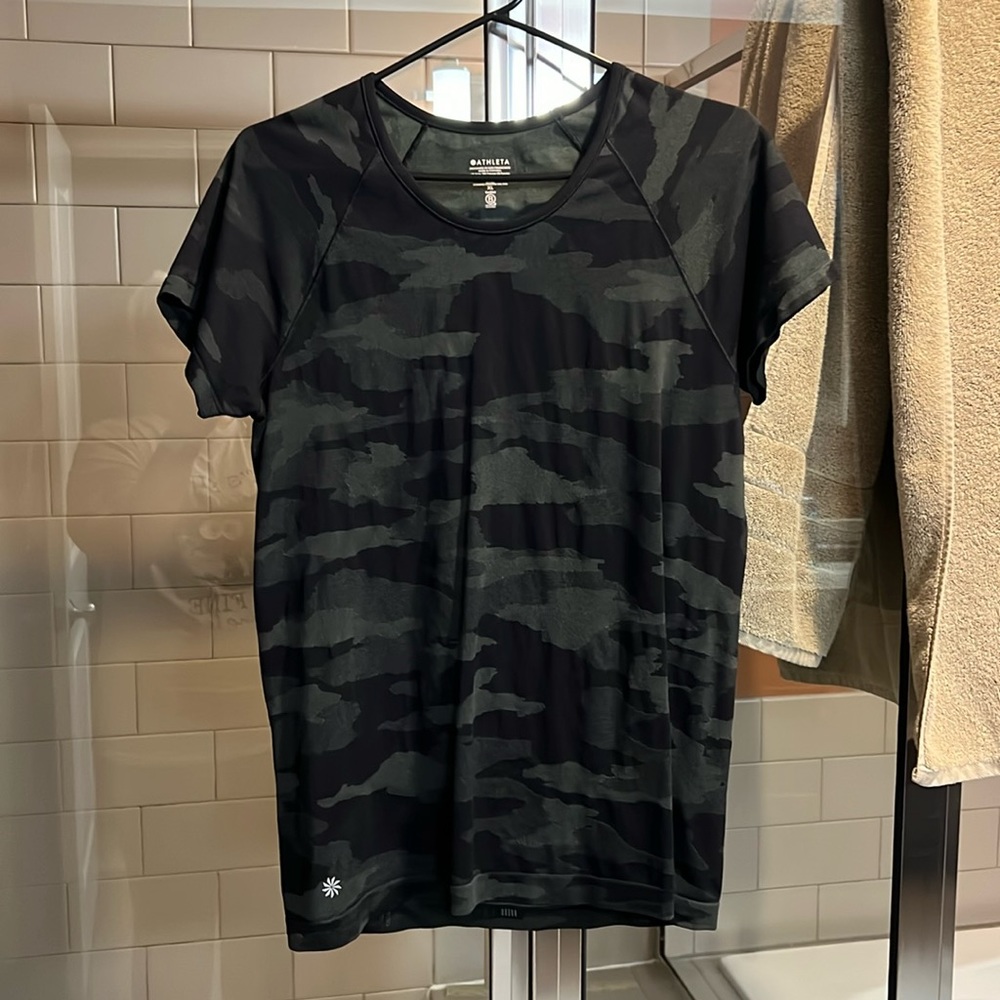 Athleta camo T-shirt